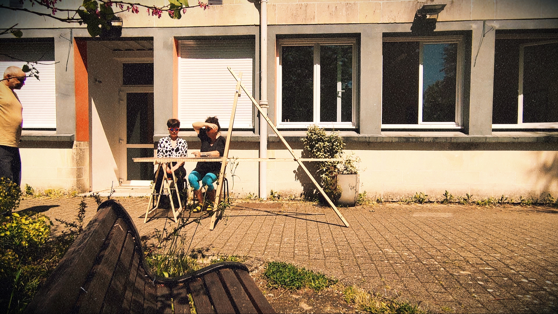011/30.04.2025 : Bureau_studio_mobile