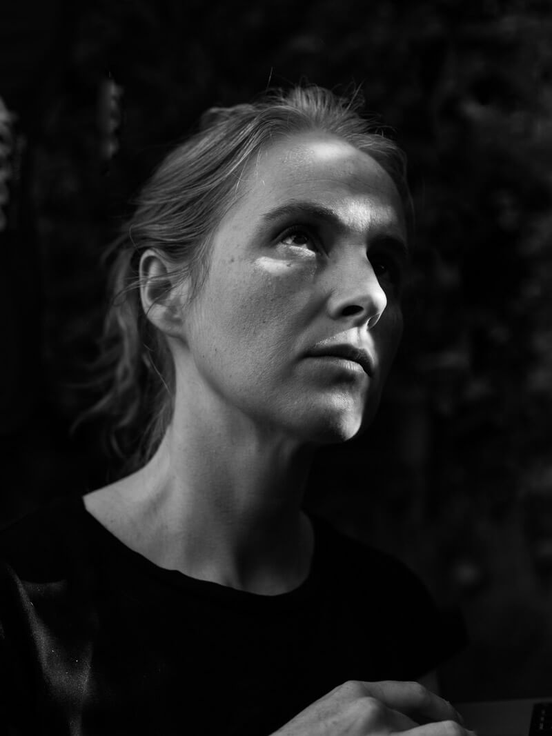 JULIA BRIEND, photographe et graphiste